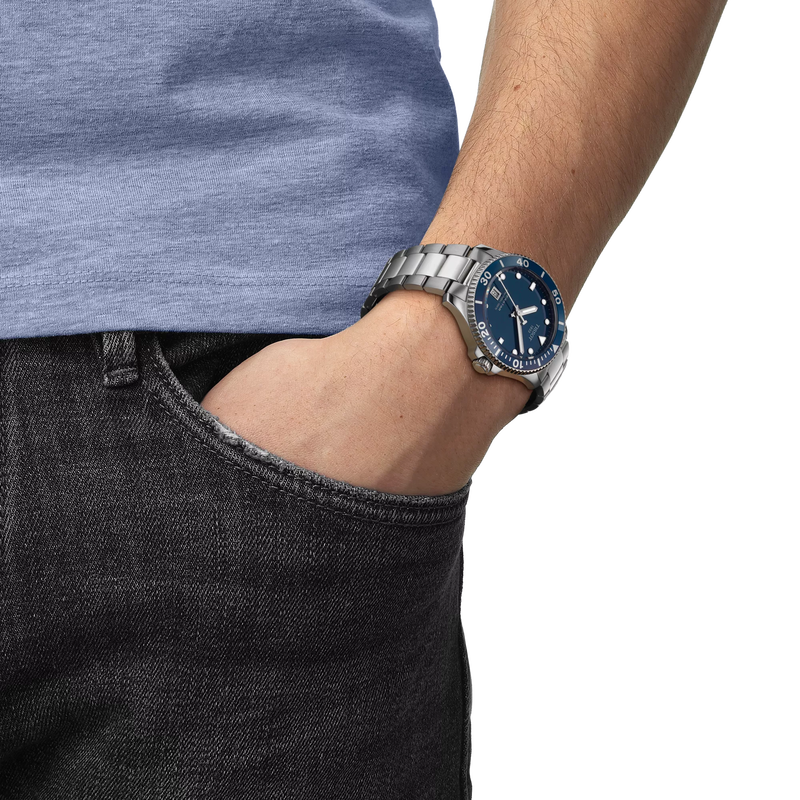 T120.410.11.041.00 — Simulación del reloj Tissot Seastar 1000 40mm en una muñeca