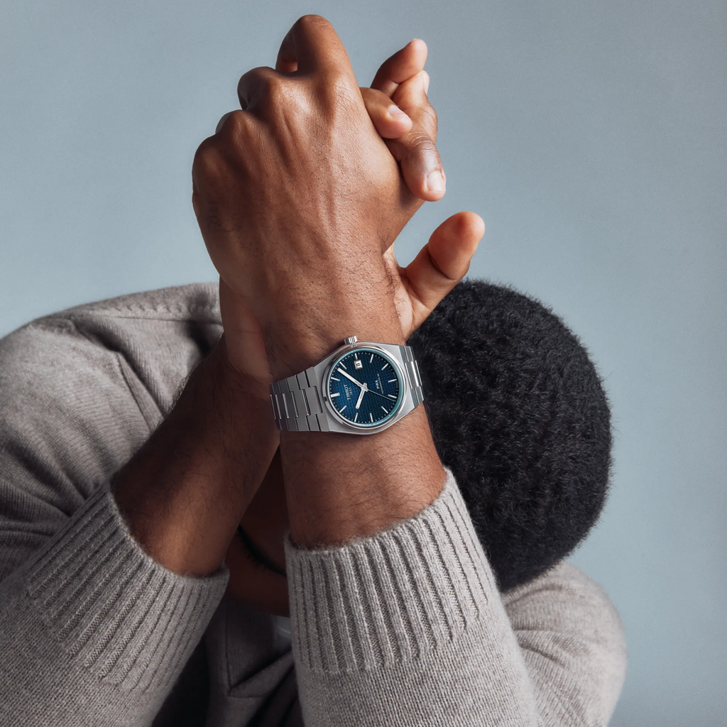 Reloj Tissot PRX Powermatic 80 40mm Automático Hombre Azul T137.407.11.041.00 – vista en muñeca