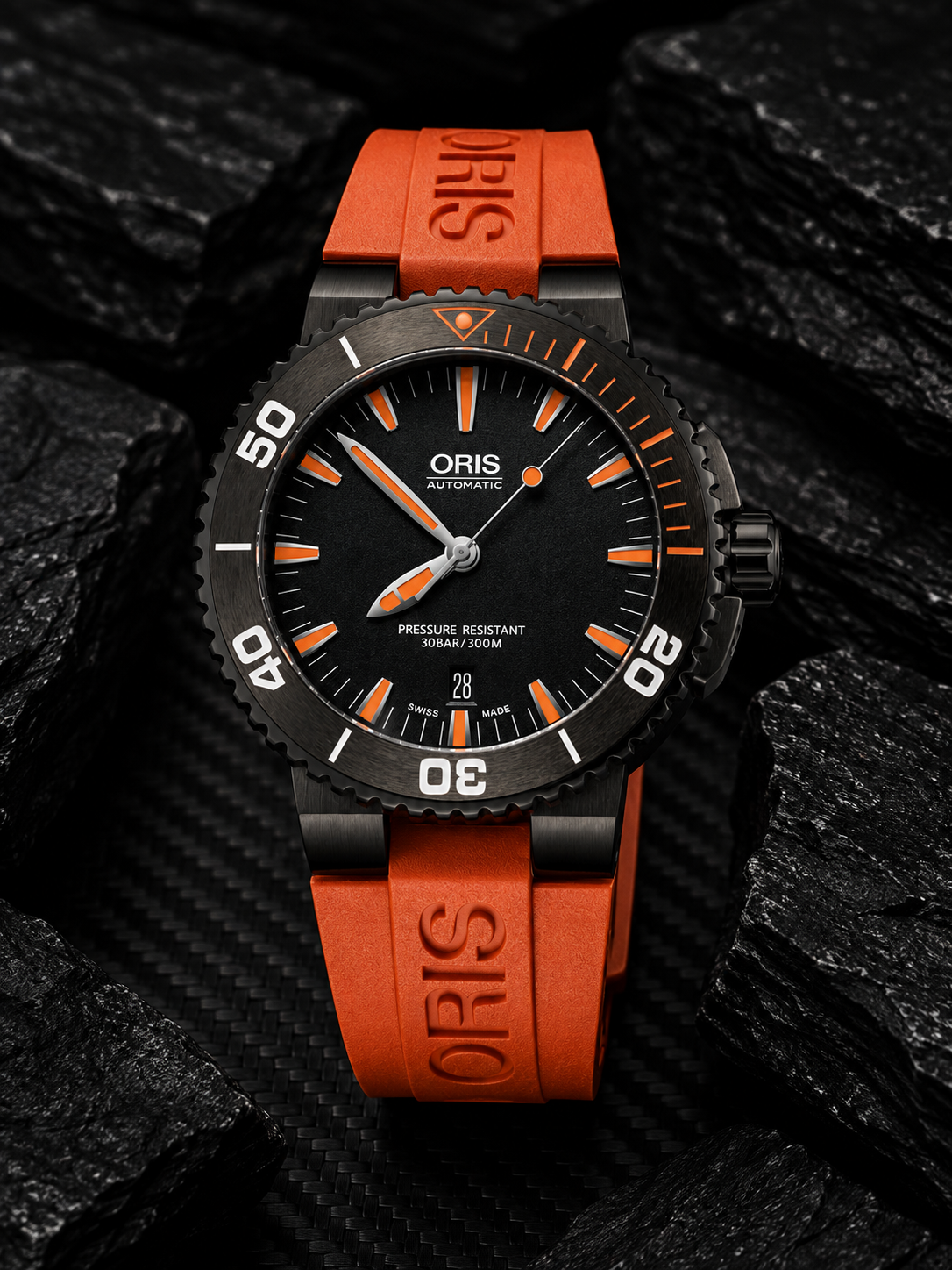 Oris Aquis Date Black / Orange 43.5 mm