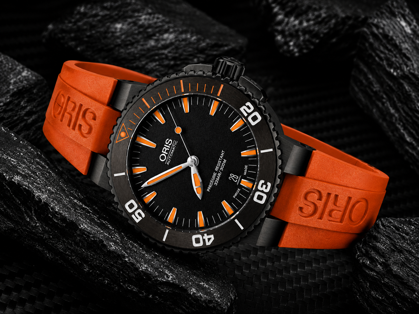 Oris Aquis Date Black / Orange 43.5 mm