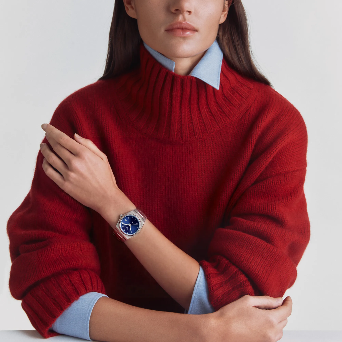 Reloj Tissot PRX 35mm Cuarzo Unisex Azul T137.210.11.041.00 – vista en muñeca